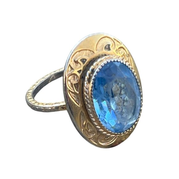 Vintage Gold Plated Ring Intricate Design Faceted Glass Blue Stone Size 7 3/4 - Picture 3 of 6